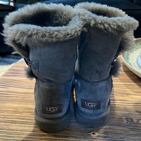 Ugg Bailey button gray size 7 - Picture 5 of 10